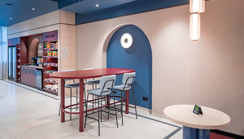 <p>Wnętrza hotelu B&amp;B Hotels Polska w budynku Banku Zachodniego WBK, a wcześniej dawnej Miejskiej Kasy Oszczędności (Rynek, Wrocław)</p>