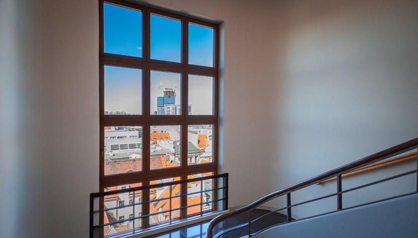 Wnętrza hotelu B&amp;B Hotels Polska w budynku Banku Zachodniego WBK, a wcześniej dawnej Miejskiej Kasy Oszczędności (Rynek, Wrocław)