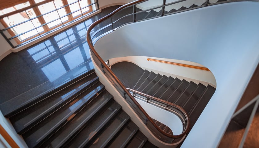 <p>Wnętrza hotelu B&amp;B Hotels Polska w budynku Banku Zachodniego WBK, a wcześniej dawnej Miejskiej Kasy Oszczędności (Rynek, Wrocław)</p>