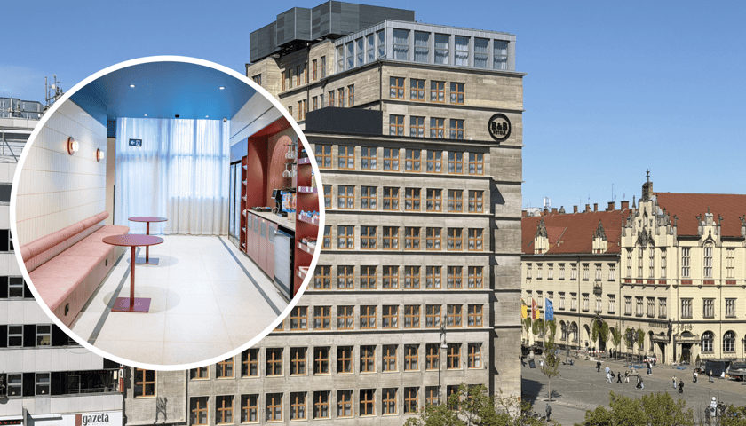 W tle gmach dawnej Miejskiej Kasy Oszczędności, w kółku korytarz wewnątrz utworzonego w budynku hotelu