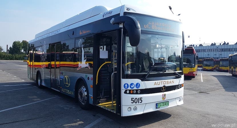 Mieszkańcy testują elektryczny autobus