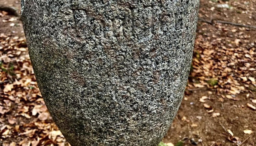Nagrobek na Cmentarzu Memento w Piechowicach