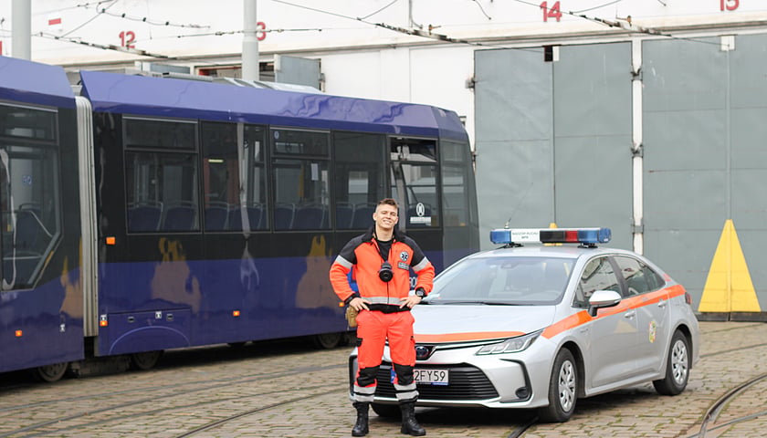 Ratownik medyczny w MPK. Pomoże pasażerom