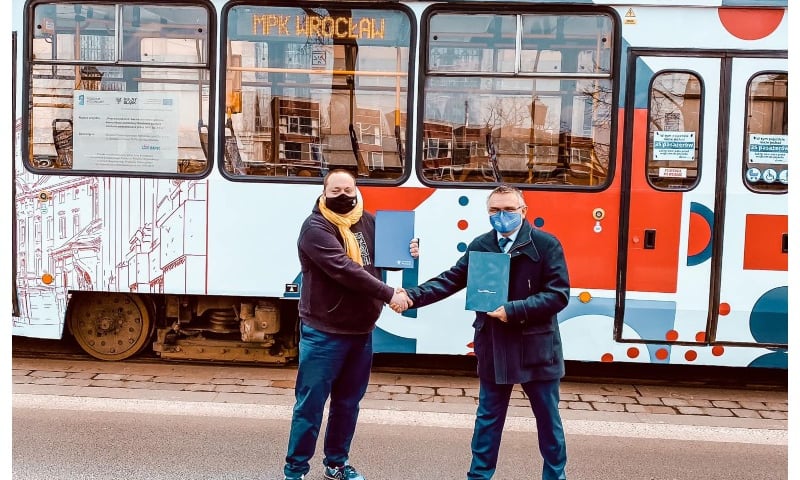 Zielone torowiska i rośliny na przystankach. UWr wesprze MPK