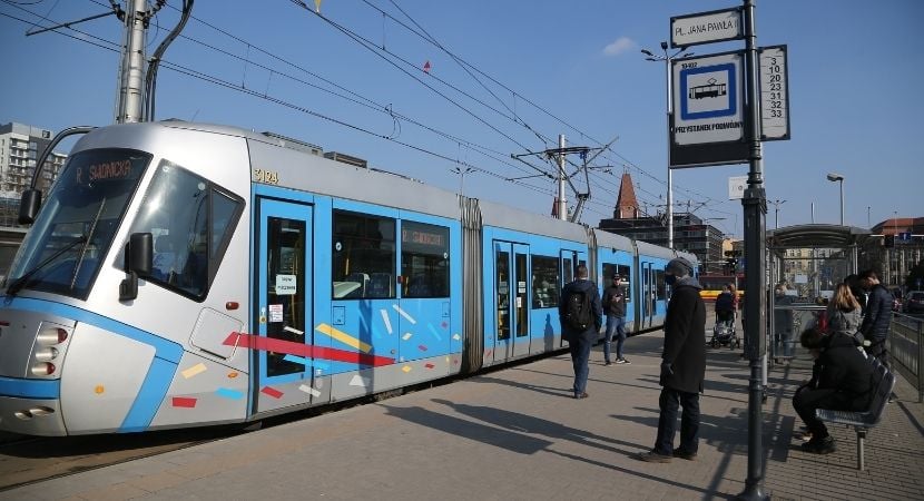 Więcej miejsca dla pasażerów. Bez stref buforowych w MPK Wrocław