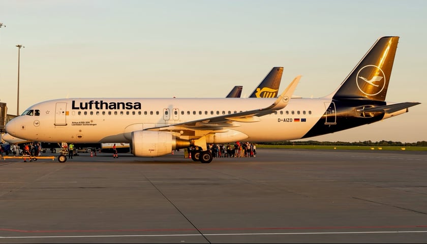 Samolot Lufthansy na wrocławskim lotnisku 
