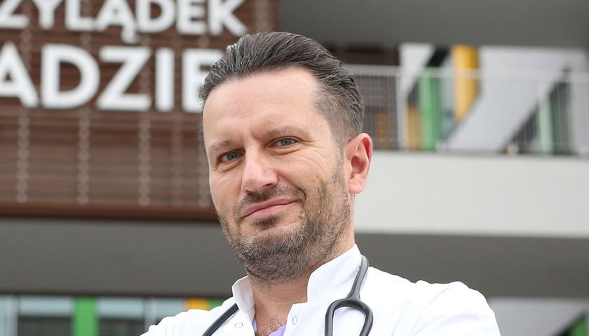 Prof. Krzysztof Kałwak, dyrektor Przylądka Nadziei, czyli Kliniki Transplantacji Szpiku, Onkologii i Hematologii Dziecięcej USK. 