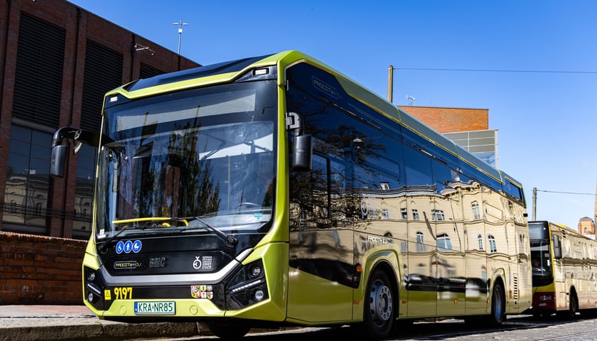 BMC Procity+ 12m EV przy Galerii Dominikańskiej