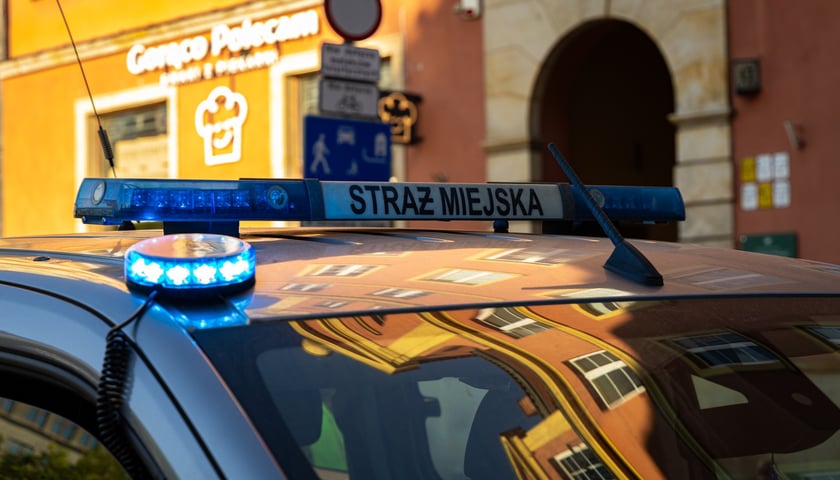 Pierwszy dzień pilotażu na Placu Solnym we Wrocławiu - zakaz wjazdu dla samochod&oacute;w i motocykli