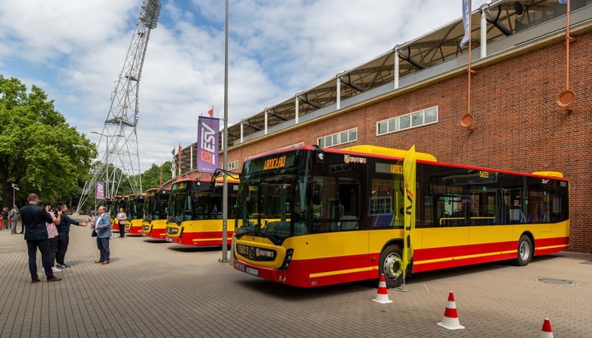 Nowoczesne autobusy będą wozić pasażerów aglomeracji wrocławskiej