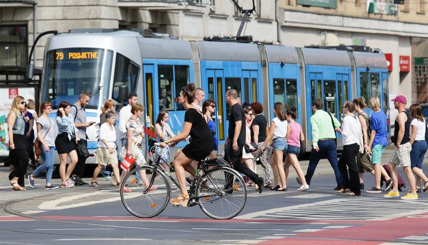 Centrum Wrocławia obok Arkad Wrocławskich.