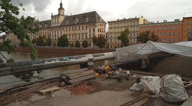 Rura ciepłownicza nie będzie już wkrótce szpecić mostu Pomorskiego