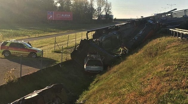 Wypadek na AOW w kierunku Warszawy, pas ruchu został już odblokowany