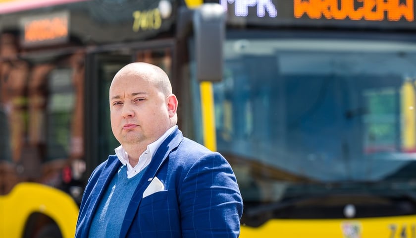 Kierowcy i motorniczowie MPK muszą nosić maseczki