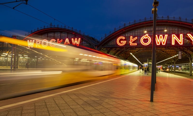 Pociągiem do Warszawy w dwie godziny. Będzie szybka kolej z Wrocławia