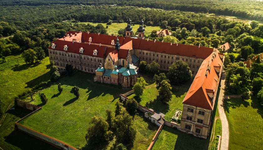 Opactwo cysterskie w Lubiążu z lotu ptaka