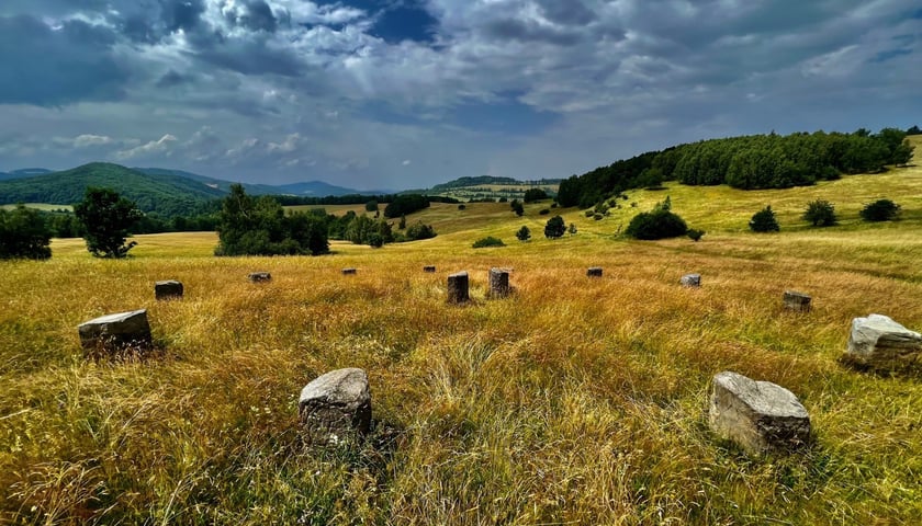 Radzimowice - kamienny krąg, czyli mały, dolnośląski Stonehange