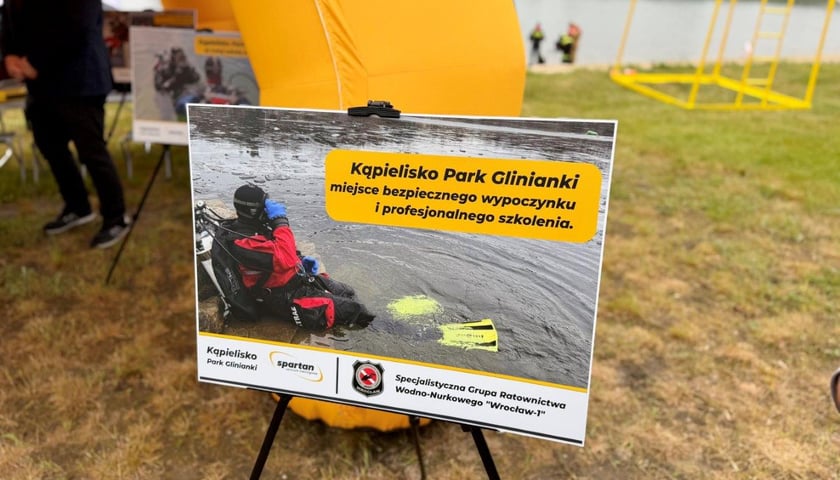 Umowa WCT Spartan i Straży Pożarnej Wrocław. Płetwonurkowie straży będą trenować na kąpielisku Glinianki