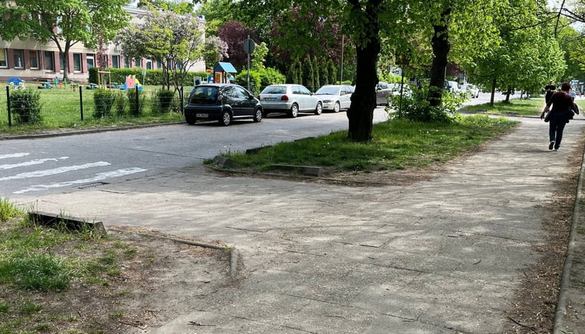 Chodnik na ulicy Kłodnickiej 