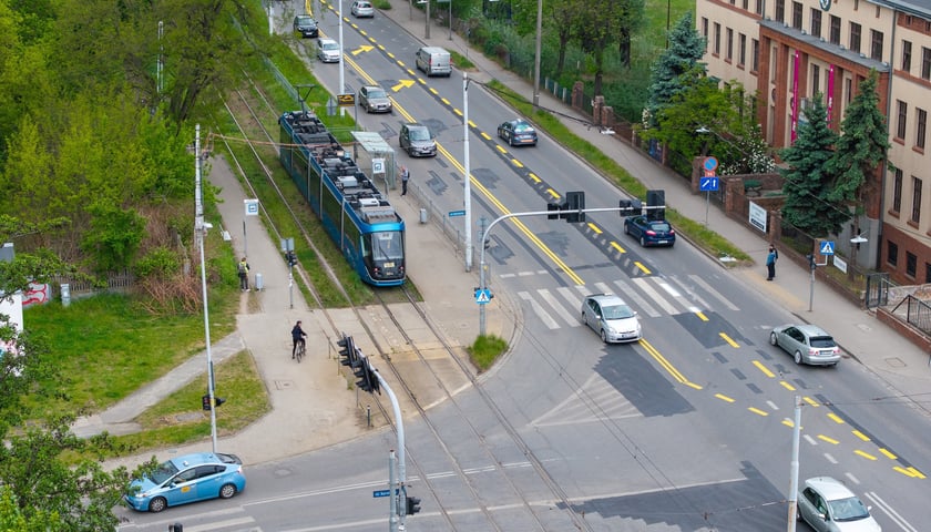 Skrzyżowanie Karwińskiej z Krakowską i Opolską po zmianie organizacji ruchu (zdjęcie z sobotniego popołudnia 9 maja 2026)