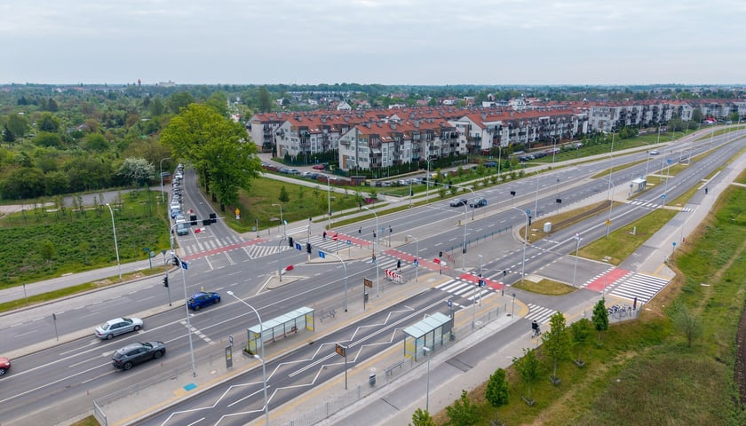 Zmiany na skrzyżowaniu Konduktorskiej z Buforową (zdjęcie z sobotniego poranka 9 maja 2026)