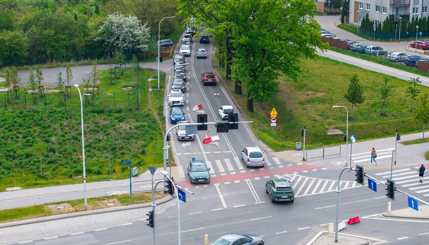 Zmiany na skrzyżowaniu Konduktorskiej z Buforową (zdjęcie z sobotniego poranka 9 maja 2026)