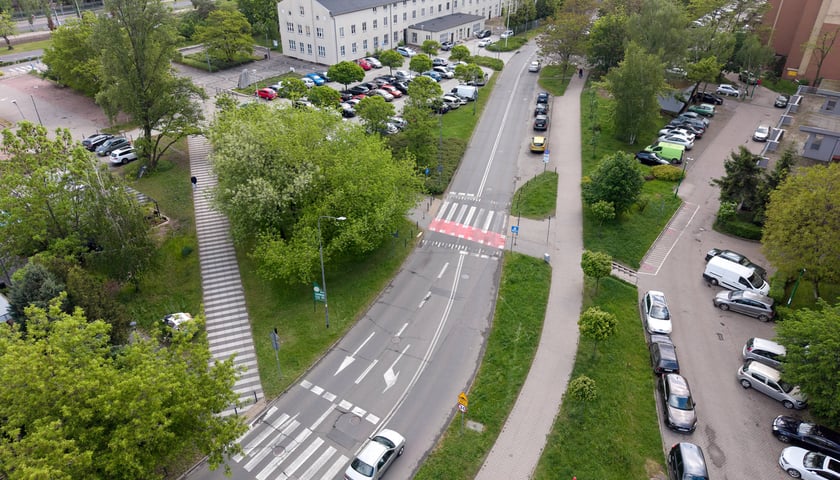 Na zdjęciu ulica Szybowcowa, kt&oacute;ra będzie remontowana w programie Wrocław na Dobrej Drodze