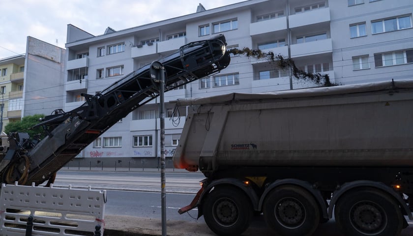 Pierwszy dzień remontu nawierzchni ulicy ks. Piotra Skargi. Wrocław, 18.05.2026