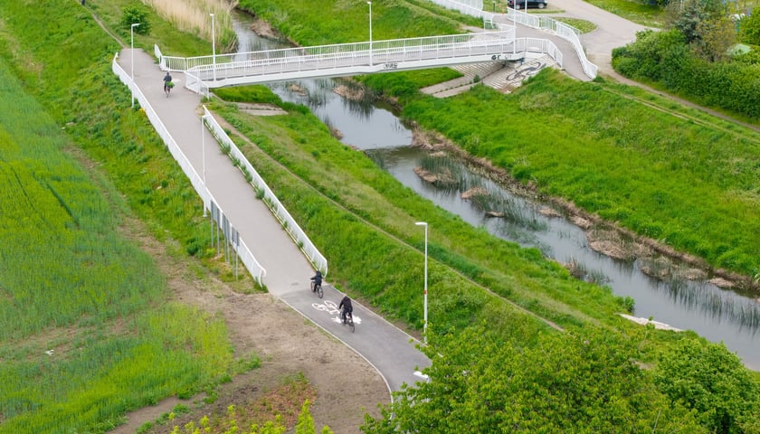 Kładka nad Ślęzą i przebudowana ulica Trawowa