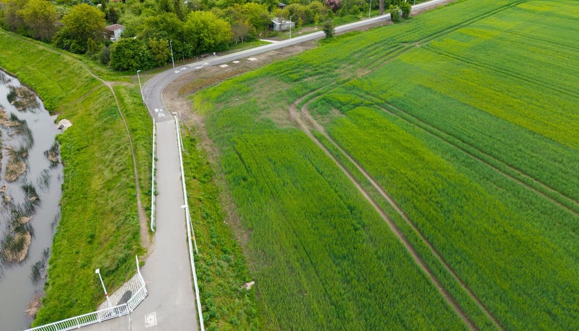 Kładka nad Ślęzą i przebudowana ulica Trawowa