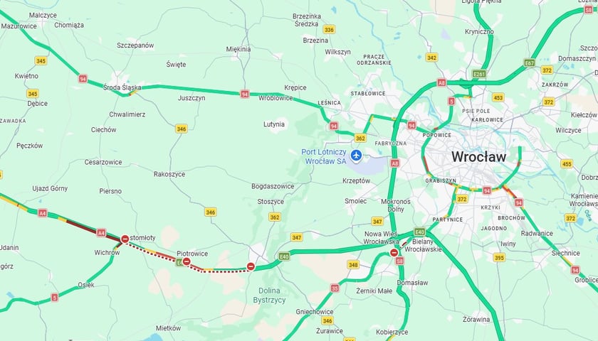 Na czerwono zaznaczono korek na A4 koło Wrocławia