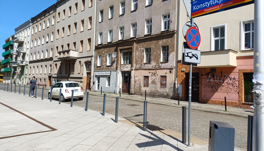 Remont chodnika na Przedmieściu Oławskim