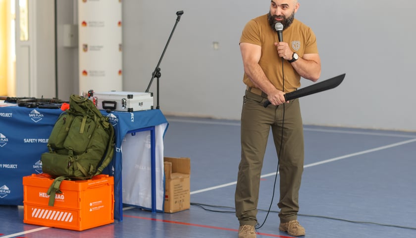 Szkolenie dla uczniów w Zespole Szkół nr 2 przy ul. Borowskiej w ramach programu Bezpieczny Wrocław