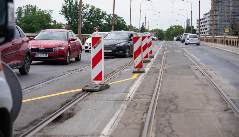 Most Osobowicki, prace torowe i zmieniona organizacja ruchu dla komunikacji miejskiej.&nbsp;