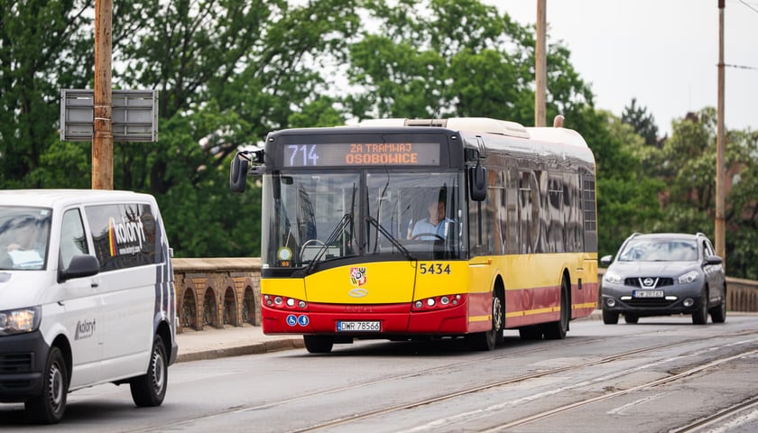 <p>Most Osobowicki, prace torowe i zmieniona organizacja ruchu dla komunikacji miejskiej.&nbsp;</p>