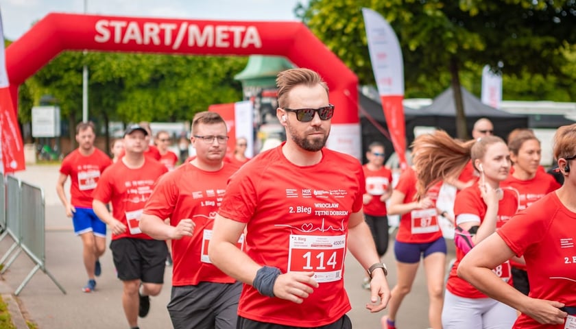 Uczestnicy biegu "Wrocław tętni dobrem", zdjęcie archiwalne z 2025 roku