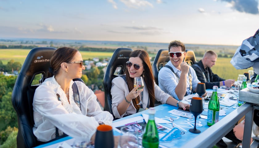 Dinner in the Sky