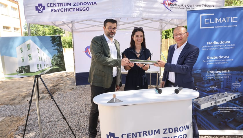 Wmurowanie kamienia węgielnego pod Centrum Zdrowia Psychicznego przy ul. Stabłowickiej