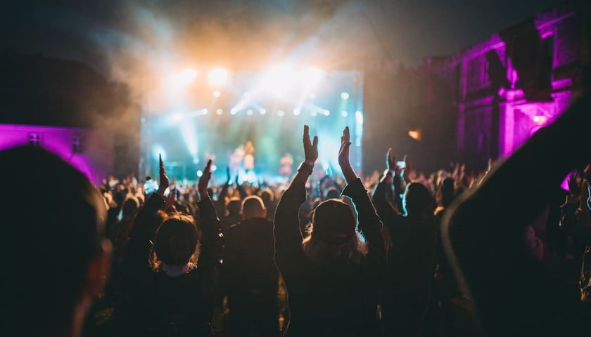 <p>Festiwal G&oacute;ry Literatury - koncert na Zamku Sarny, zdjęcie archiwalne.&nbsp;</p>