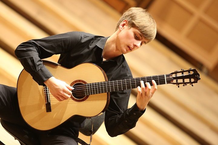 Koncert gitarowy Jacka Piechoty [ZAKOŃCZONY]