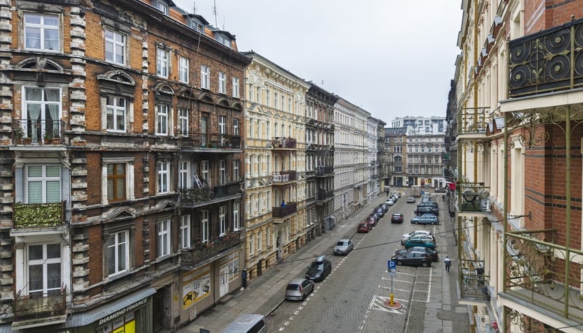Kamienice przy ulicy Mierniczej we Wrocławiu, zdjęcie ilustracyjne.