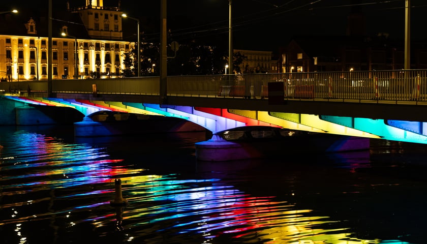 Most Uniwersytecki podświetlił się na kolorowo - 30.05.2026 r.
