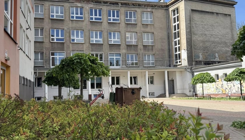 Szkołę Podstawową nr 83 przy al. Boya-Żeleńskiego czeka kompleksowy remont