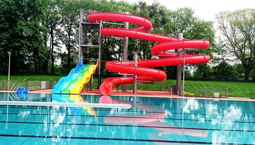 Zaproszenia na basen odkryty Orbita [ZAKOŃCZONY]