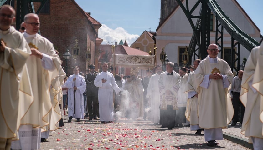 Procesja ulicami Wrocławia