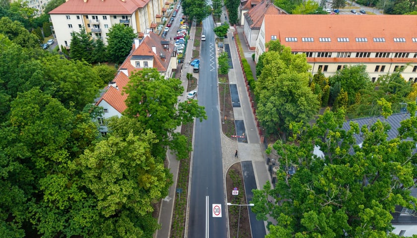 Ul. Koszarowa po przebudowie