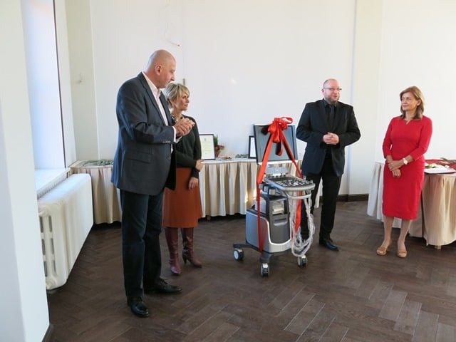 Prezydent przekazał klinice sprzęt do ratowania najmłodszych