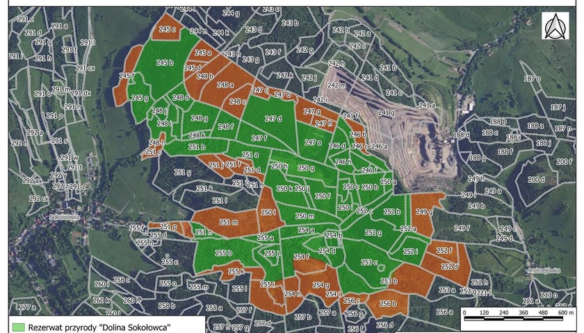 Mapki z obszarami rezerwatów przyrody w nadleśnictwie Wałbrzych