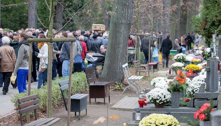 Uporządkują profesorskie groby