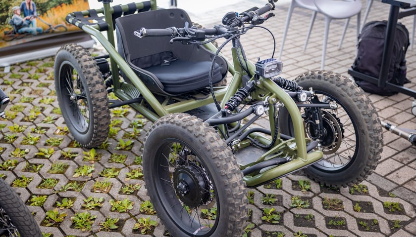 Pojazd&nbsp;Exoquad V2 umożliwia osobom z niepełnosprawnościami zwiedzać g&oacute;rskie szlaki